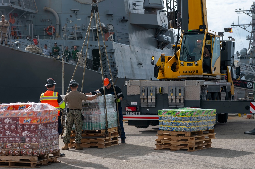 NAVFAC EURAFCENT assists DDG 117 in a replenishment