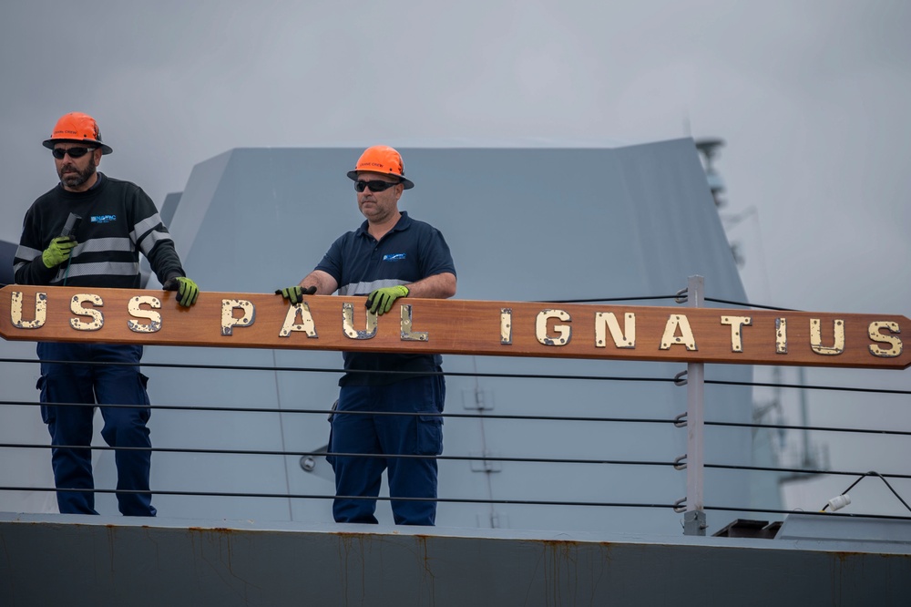 NAVFAC EURAFCENT assists DDG 117 in a replenishment