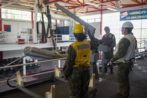 2017-10-07-Barrier Boat Maintenance