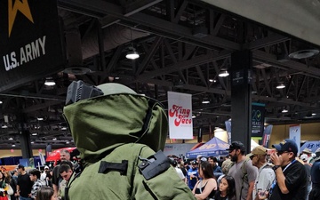 Explosive Ordnance Disposal techs support US Army recruiting at Long Beach Grand Prix