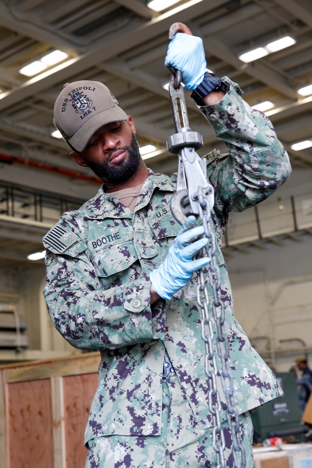 Tripoli Sailor Flakes Out Chains