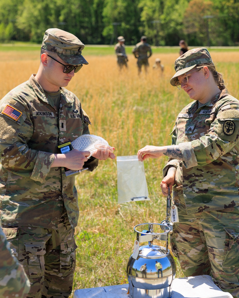Collecting ambient air sample with Summa canister