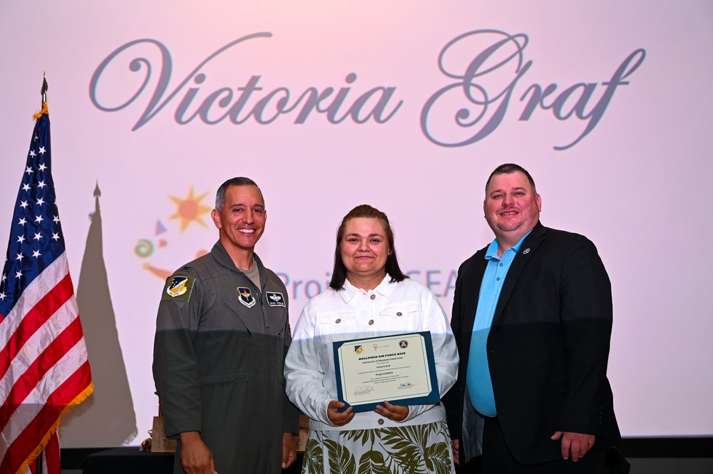Holloman AFB hosts Project SEARCH graduation