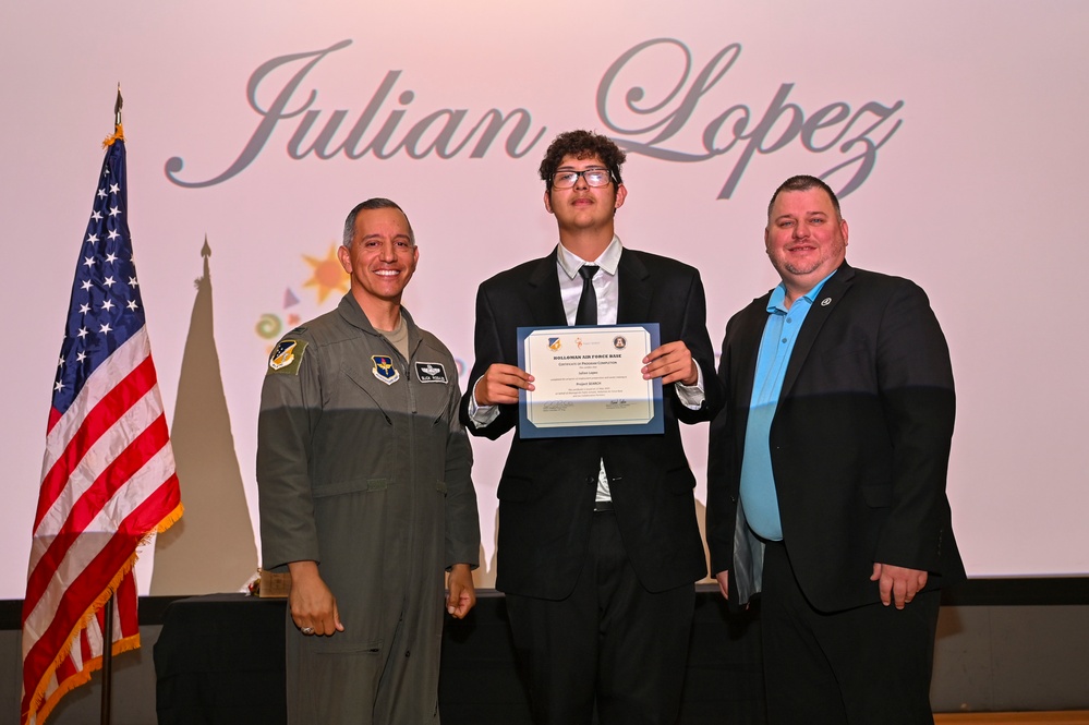 Holloman AFB hosts Project SEARCH graduation