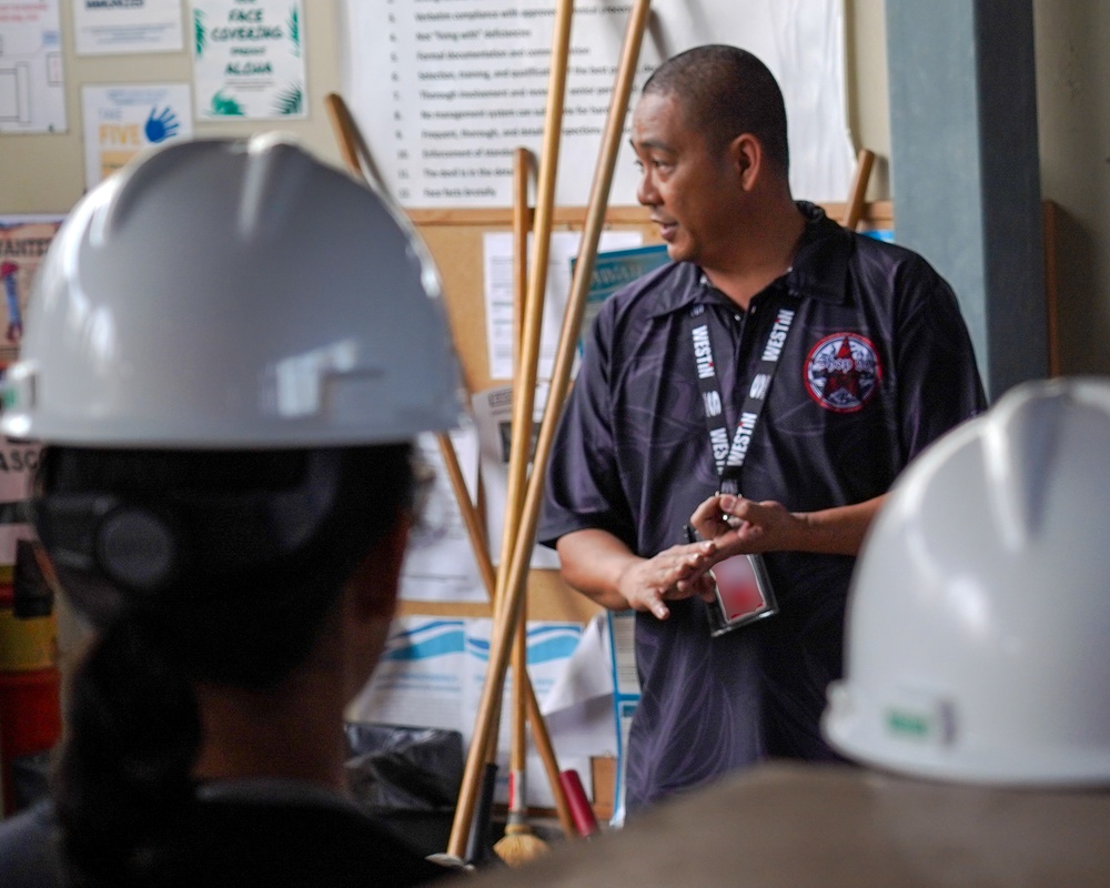Pearl Harbor Naval Shipyard Hosts Kapolei High School STEM visit