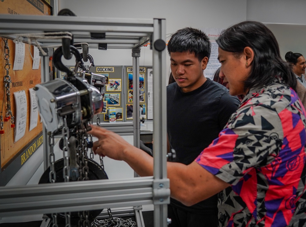 Pearl Harbor Naval Shipyard Hosts Kapolei High School STEM visit