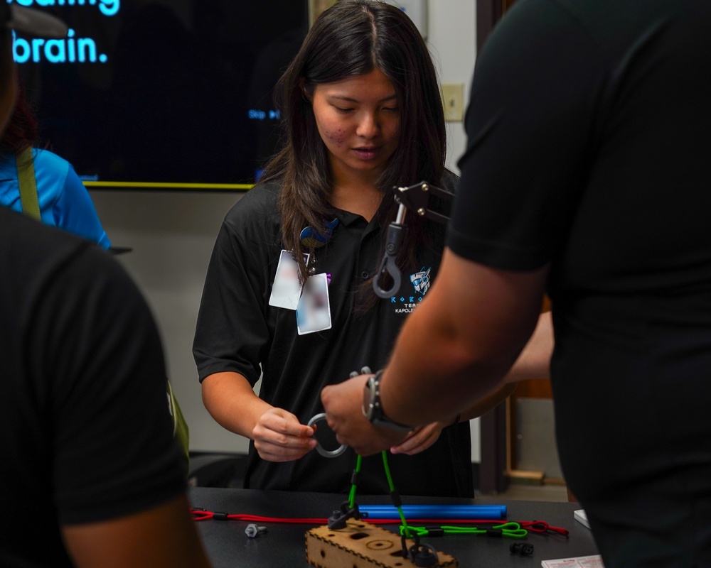 Pearl Harbor Naval Shipyard Hosts Kapolei High School STEM visit
