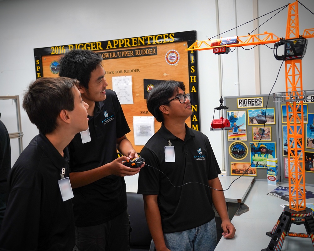 Pearl Harbor Naval Shipyard Hosts Kapolei High School STEM visit