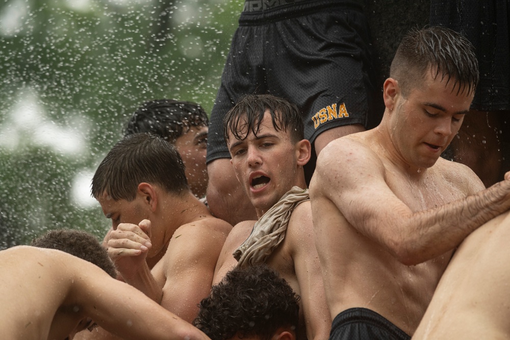 USNA Plebes Take Part in Annual Herndon Monument Climb