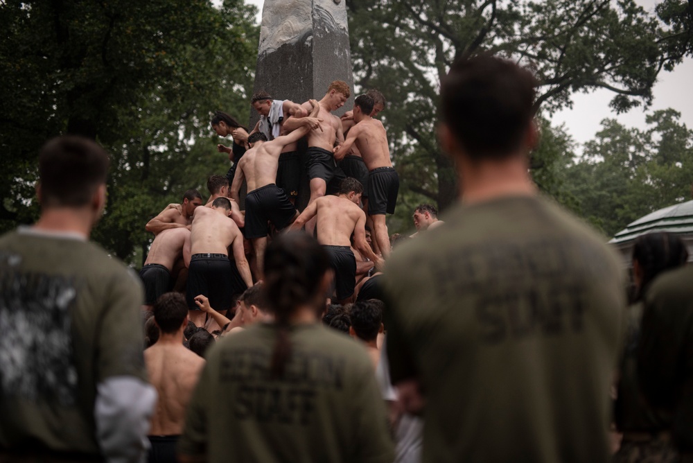 USNA Plebes Take Part in Annual Herndon Monument Climb