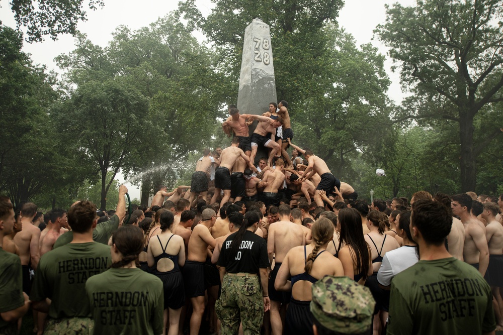USNA Plebes Take Part in Annual Herndon Monument Climb