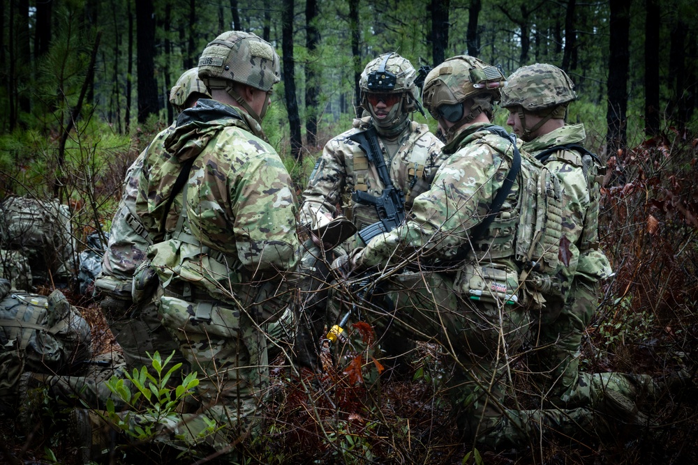RTI ALC Course Conducts a Night Time Reconnaissance STX lanes