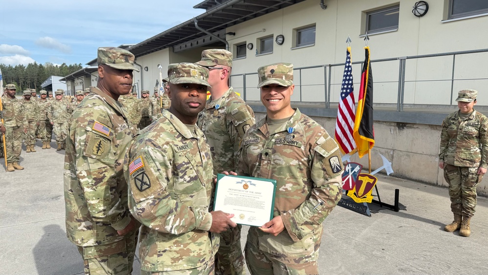 18th Combat Sustainment Support Battalion Soldiers Awarded AAMs for Life-Saving Actions at Accident Scene