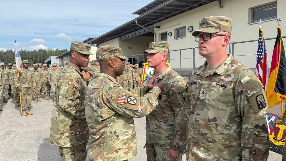 18th Combat Sustainment Support Battalion Soldiers Awarded AAMs for Life-Saving Actions at Accident Scene