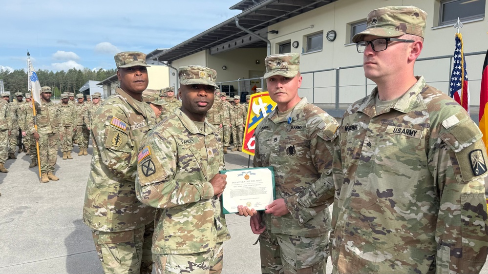 18th Combat Sustainment Support Battalion Soldiers Awarded AAMs for Life-Saving Actions at Accident Scene