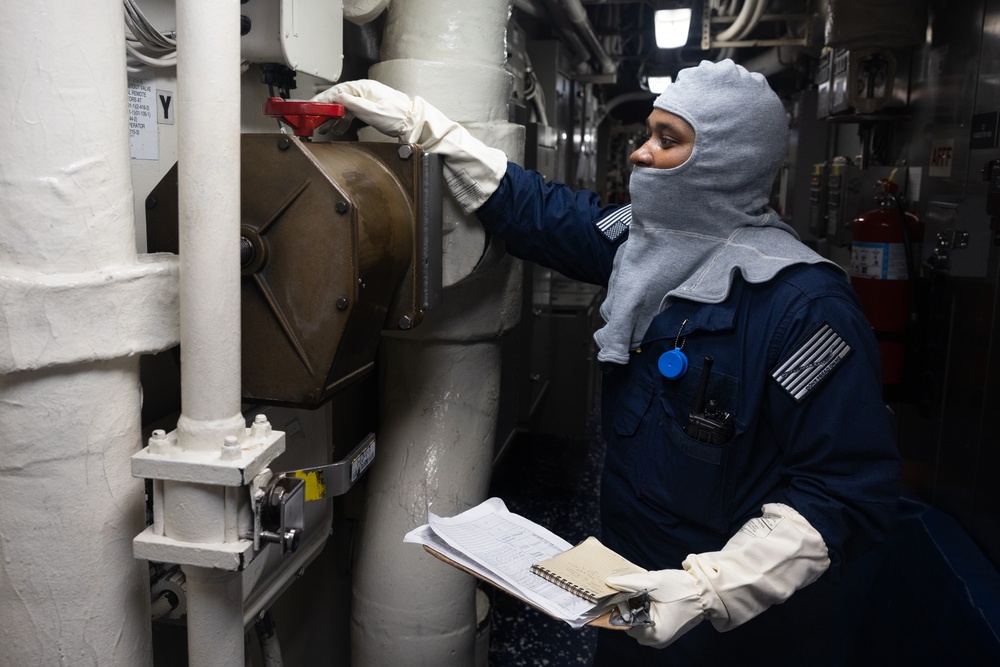 USS Oscar Austin (DDG 79) Conducts General Quarters Drills