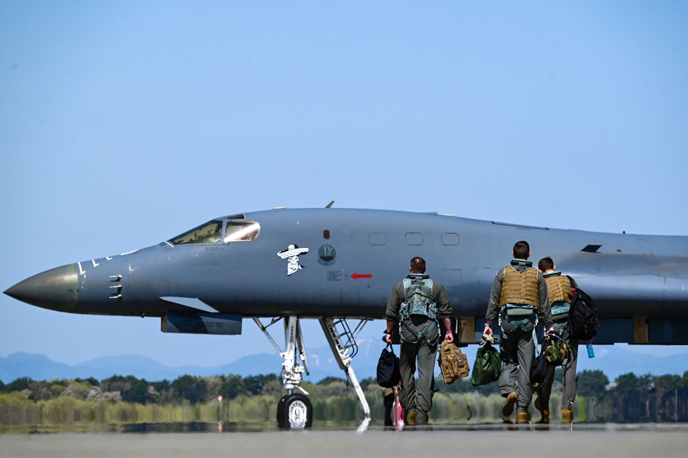 BTF 25-2: B-1B Lancers depart for mission