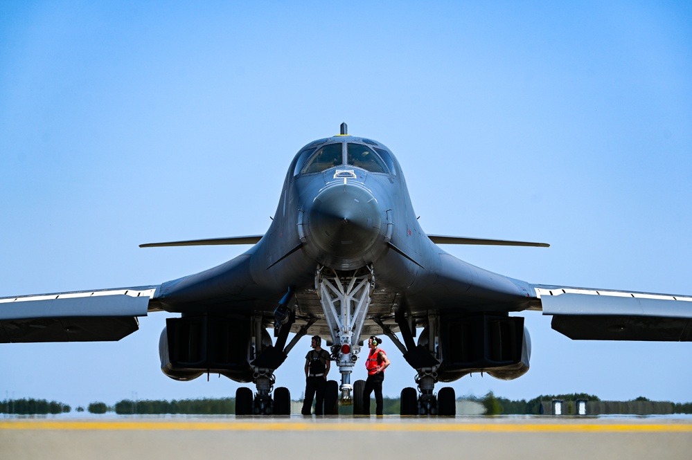 BTF 25-2: B-1B Lancers depart for mission