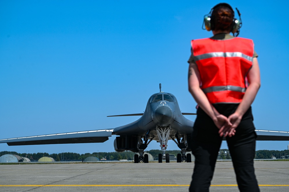 BTF 25-2: B-1B Lancers depart for mission