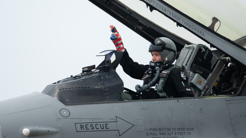 PACAF Viper Demo performs at Osan Air Power Days enhancing U.S.-ROK partnership
