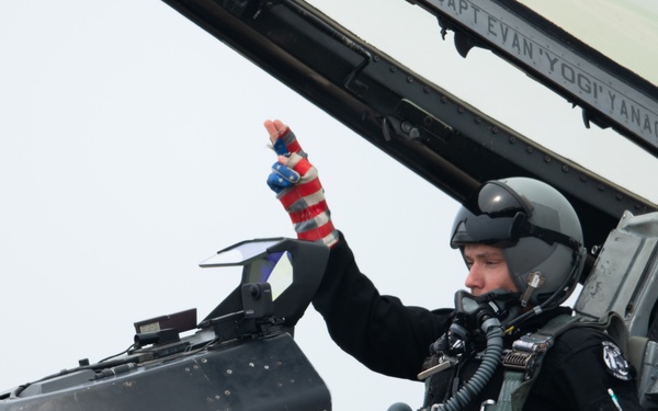PACAF Viper Demo performs at Osan Air Power Days enhancing U.S.-ROK partnership