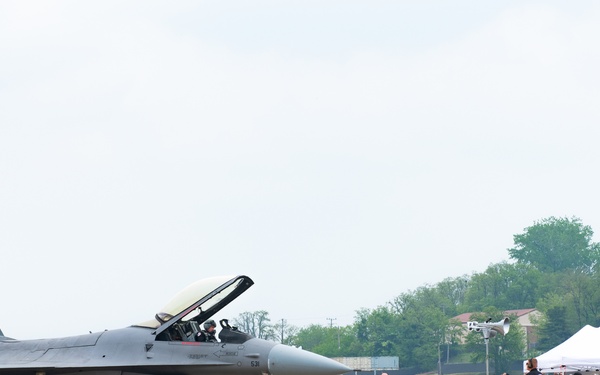 PACAF Viper Demo performs at Osan Air Power Days enhancing U.S.-ROK partnership
