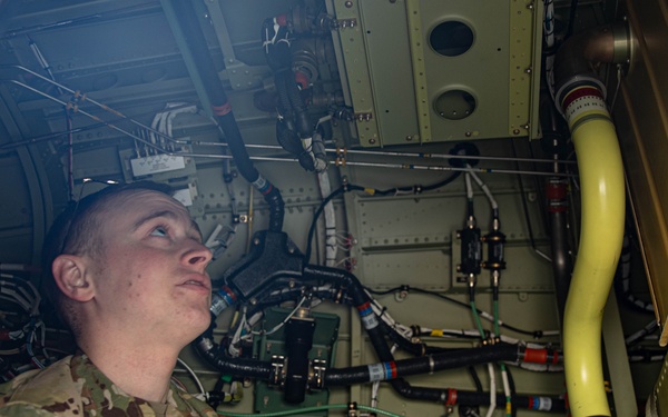Iowa Army National Guard Aviation Soldiers Prepare for JRTC Rotation