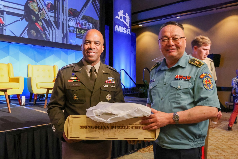 USARPAC CG Meets Regional Allies and Partners