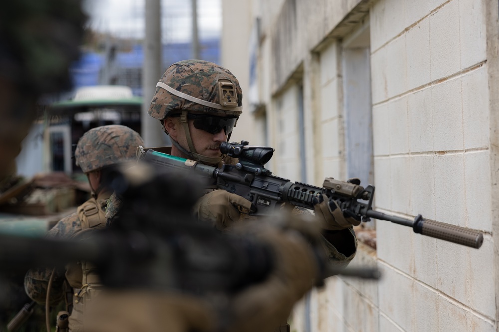 Activated Reserve Marines Conduct MOUT Training during Korea Viper 25.4