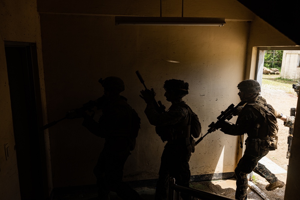Activated Reserve Marines Conduct MOUT Training during Korea Viper 25.4
