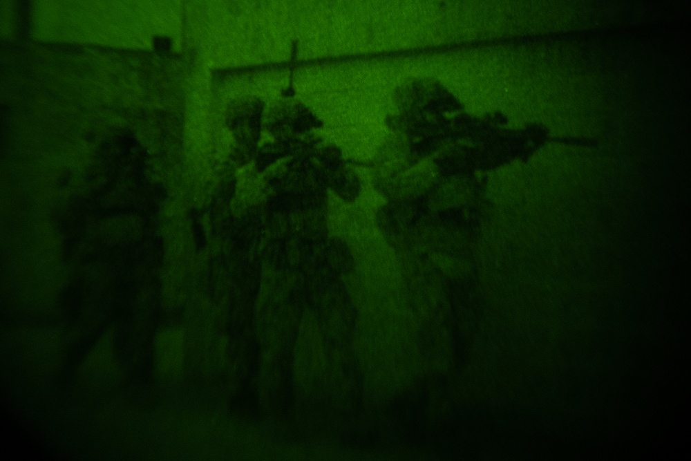 Activated Reserve Marines Conduct MOUT Training during Korea Viper 25.4