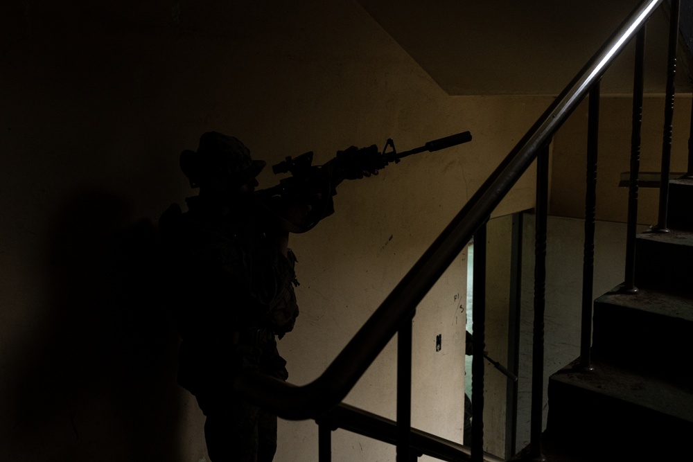 Activated Reserve Marines Conduct MOUT Training during Korea Viper 25.4
