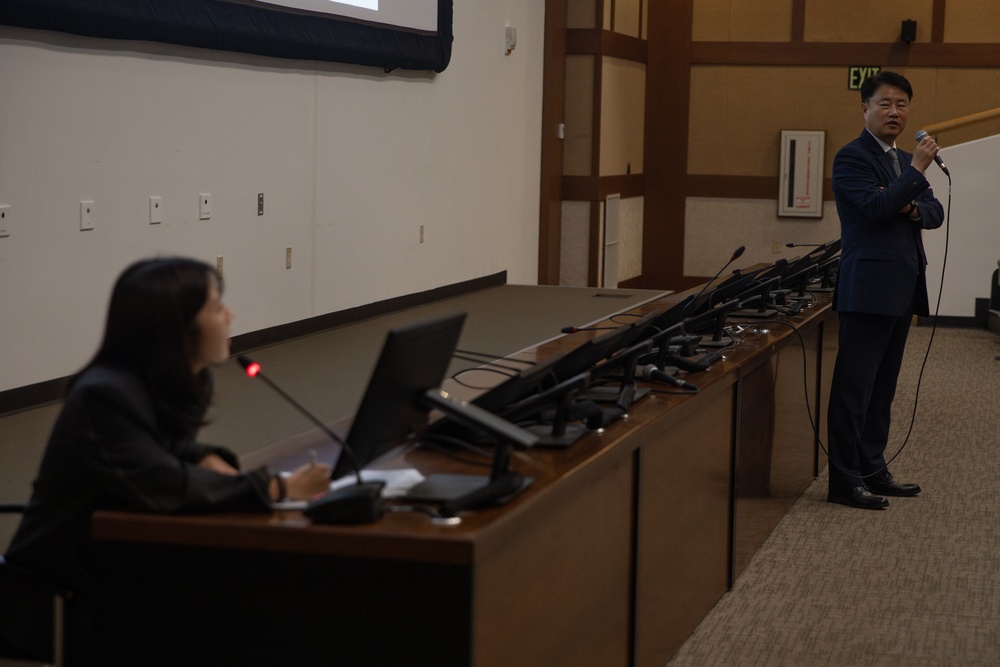 Korean National Police University Senior Leadership Course students Visit Eighth Army