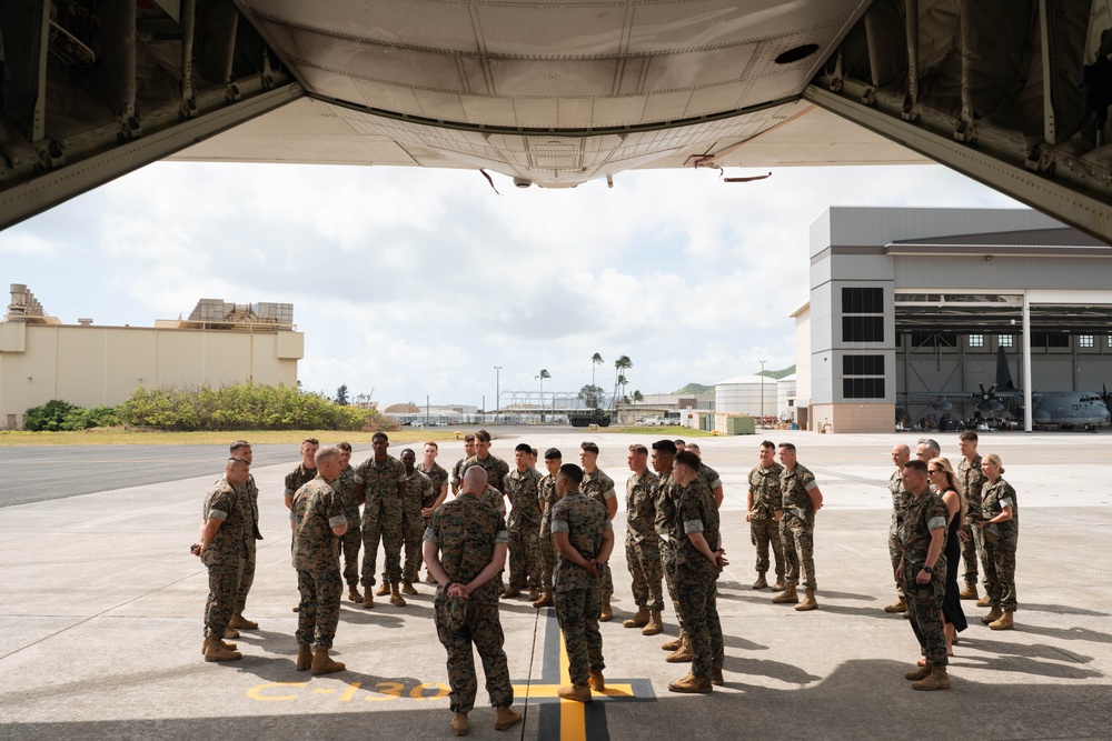 Maj Donaldson receives Meritorious Service Medal from Major General Wortman