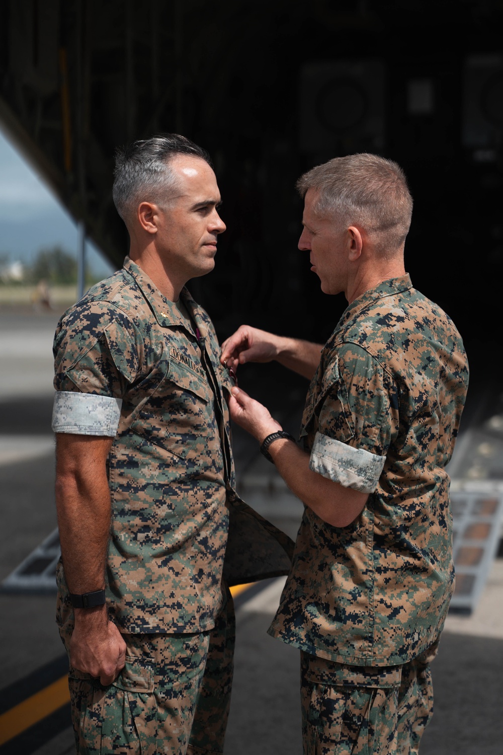 Maj Donaldson receives Meritorious Service Medal from Major General Wortman