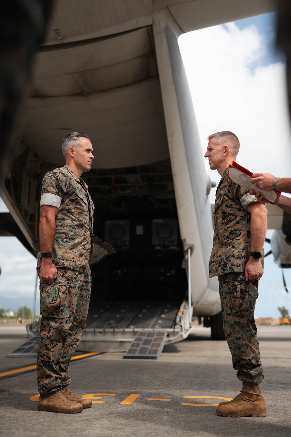 Maj Donaldson receives Meritorious Service Medal from Major General Wortman