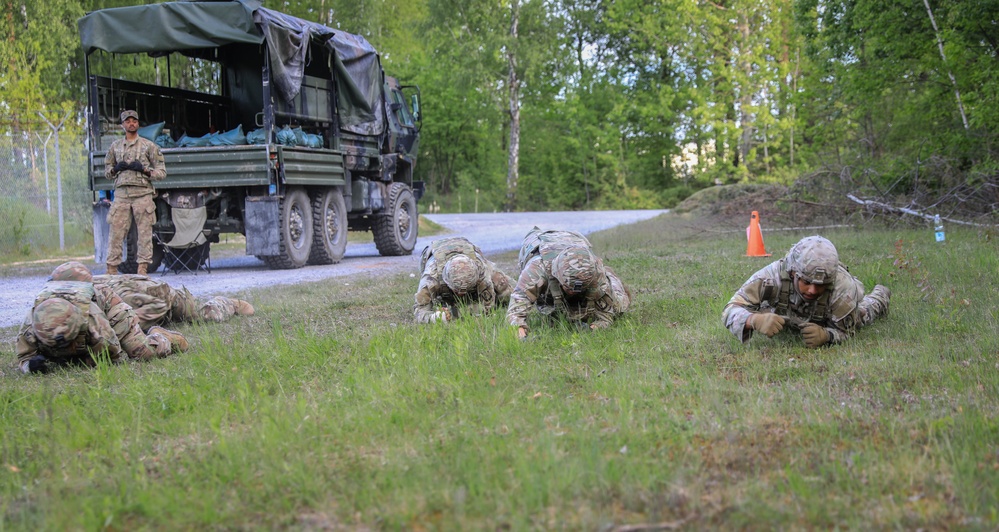 Competitors conduct Expert Physical Fitness Assessment during V Corps Best Squad competition