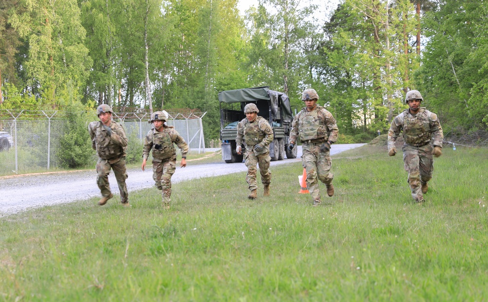 Competitors conduct Expert Physical Fitness Assessment during V Corps Best Squad competition