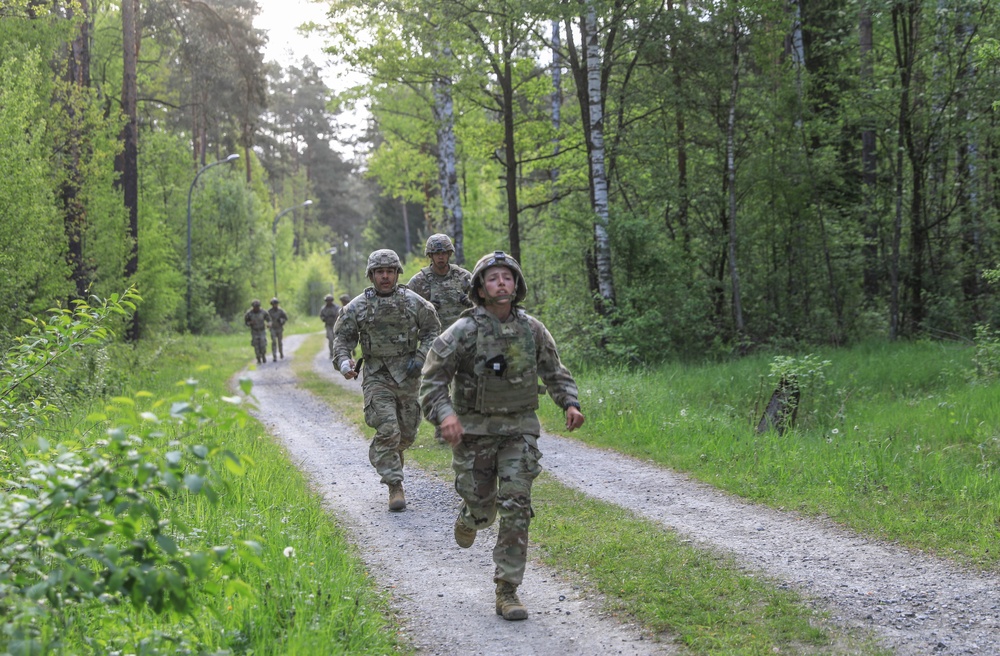 Competitors conduct Expert Physical Fitness Assessment during V Corps Best Squad competition