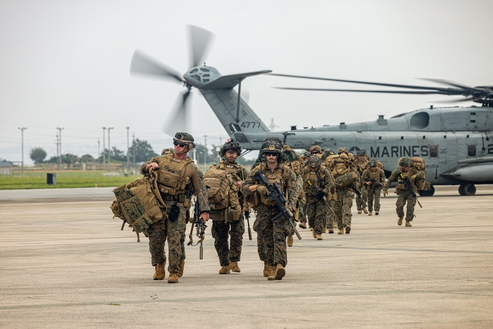 U.S. Marines Execute an Alert Contingency MAGTF Flyaway Drill