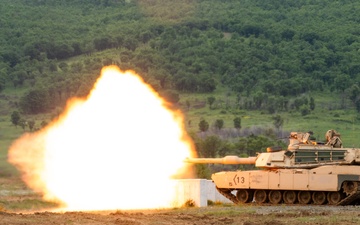 Staying Strong: 4-6th Infantry Regiment Conducts a LFX with M2A1 Abrams In Bulgaria