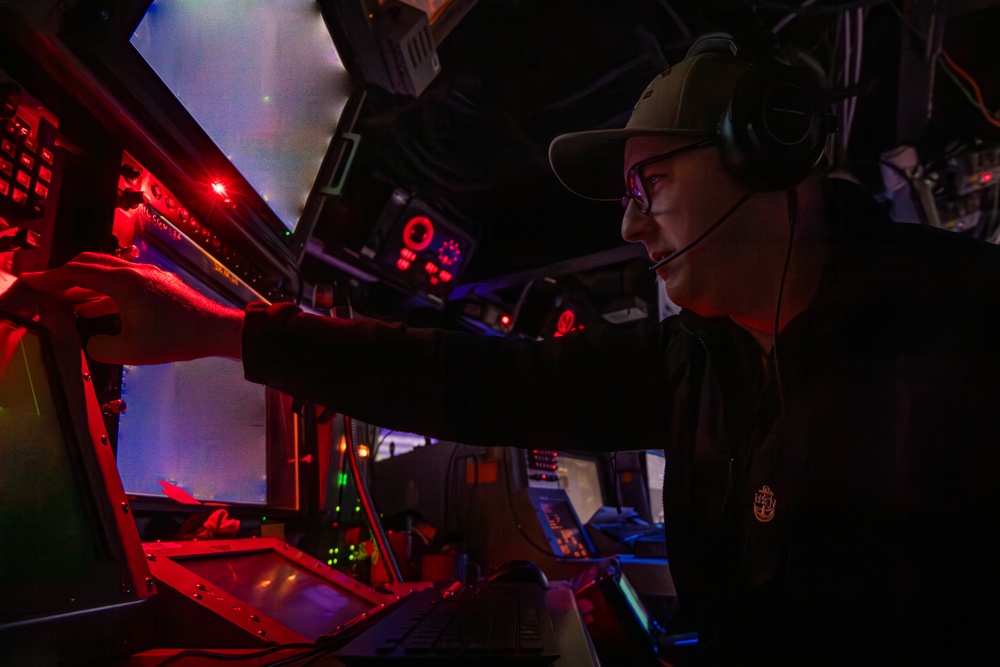 USS Gridley Chief Tracks Contacts