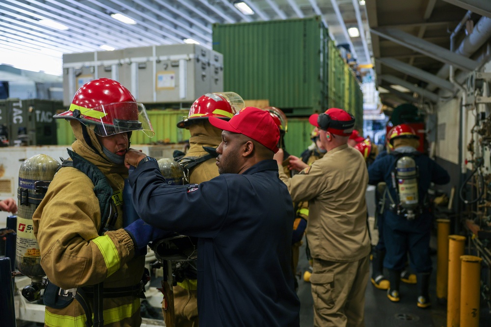 Iwo Jima Sailors Conduct Damage Control Training