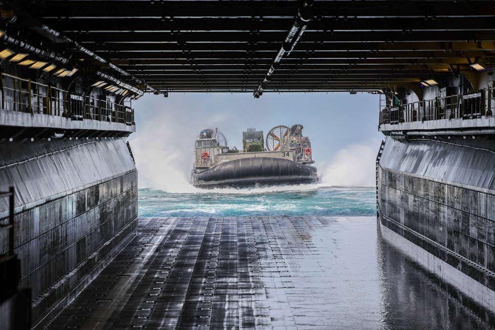 USS Iwo Jima Conducts Well Deck Operations