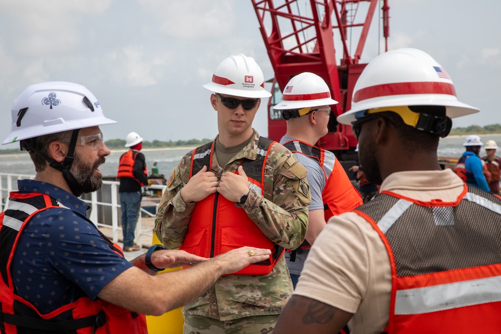 Galveston District Hosts 20th Engr. Bn. For Leadership Development