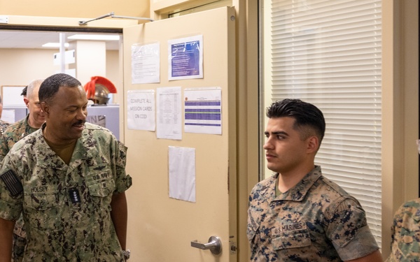 USSOUTHCOM Commander visits MARFORSOUTH