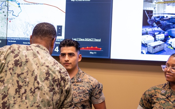 USSOUTHCOM Commander visits MARFORSOUTH