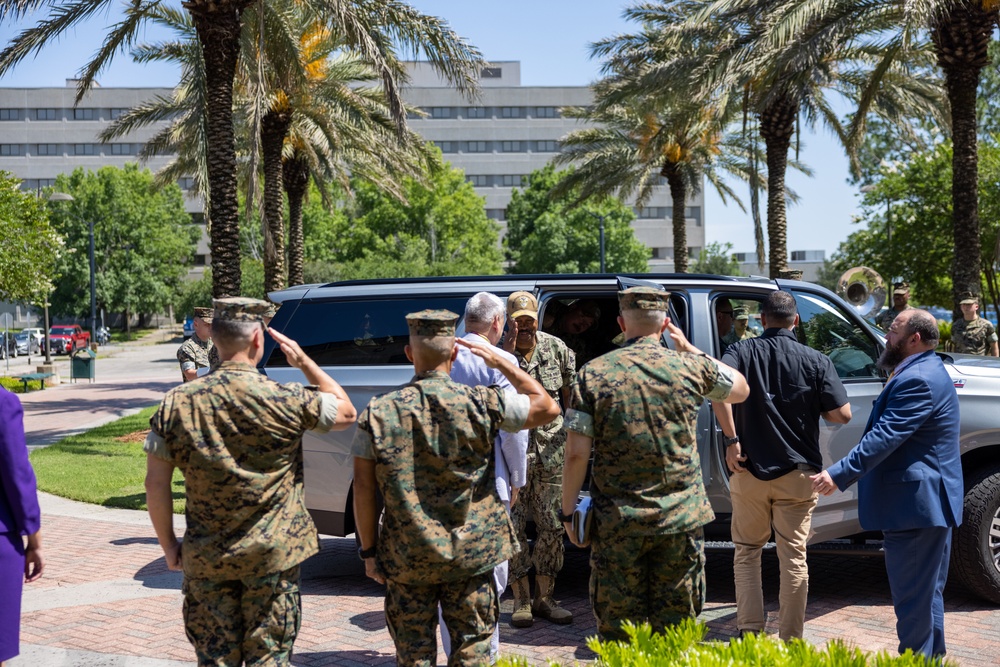 USSOUTHCOM Commander visits MARFORSOUTH