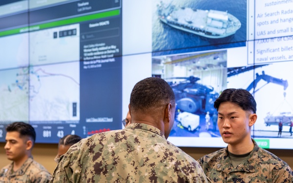 USSOUTHCOM Commander visits MARFORSOUTH