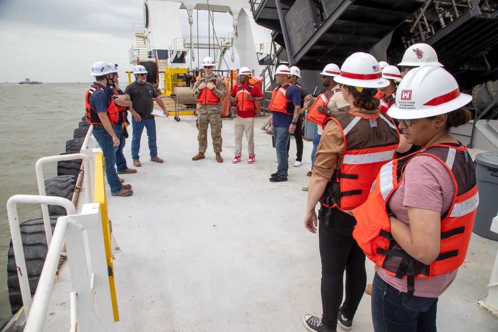 Galveston District Hosts 20th Engr. Bn. For Leadership Development